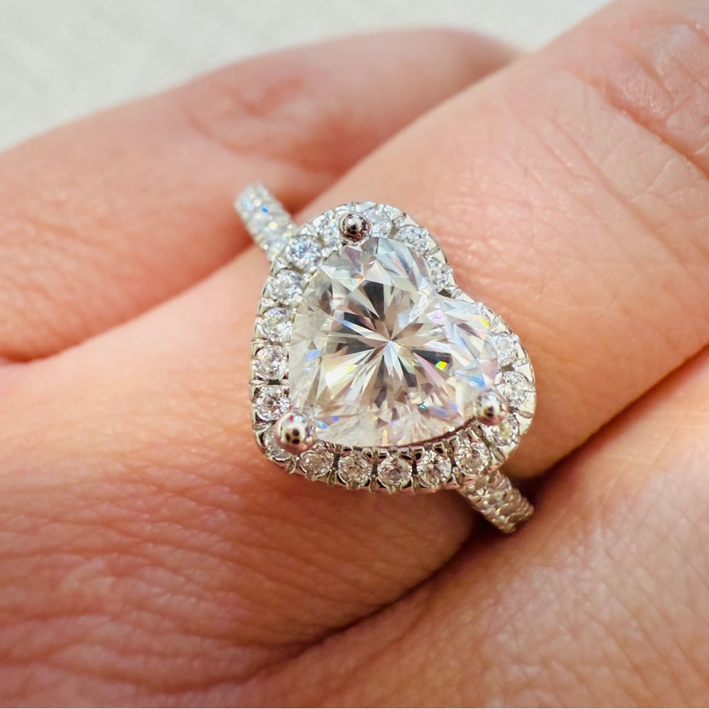1 Carat GRA Moissanite Silver Heart-Shaped Ring NWT